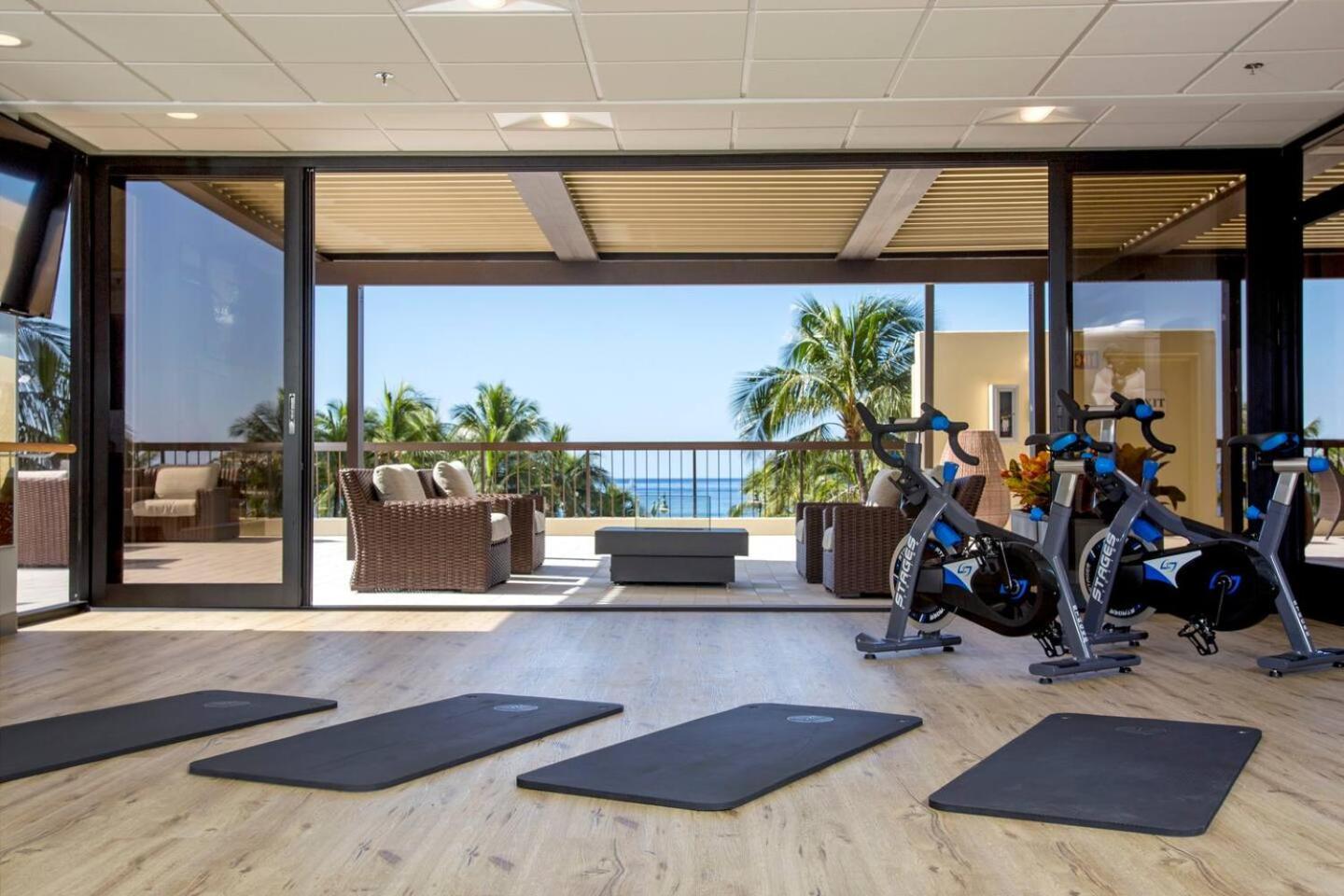 Luxury Oceanfront 2 Bedroom Apartment At Waikiki Beach Tower Хонолулу Екстериор снимка