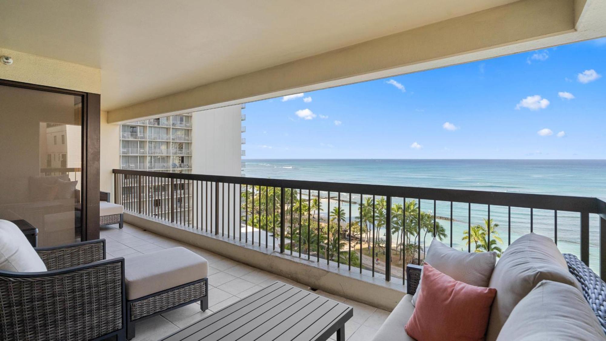 Luxury Oceanfront 2 Bedroom Apartment At Waikiki Beach Tower Хонолулу Екстериор снимка