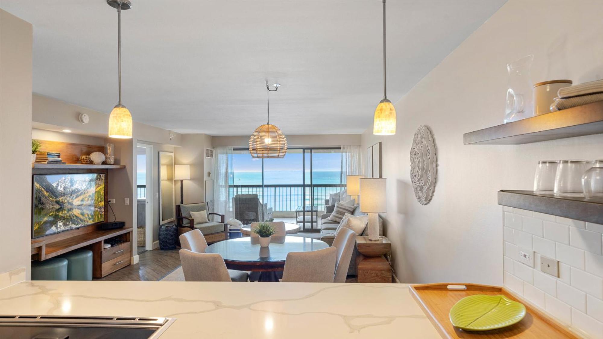 Luxury Oceanfront 2 Bedroom Apartment At Waikiki Beach Tower Хонолулу Екстериор снимка
