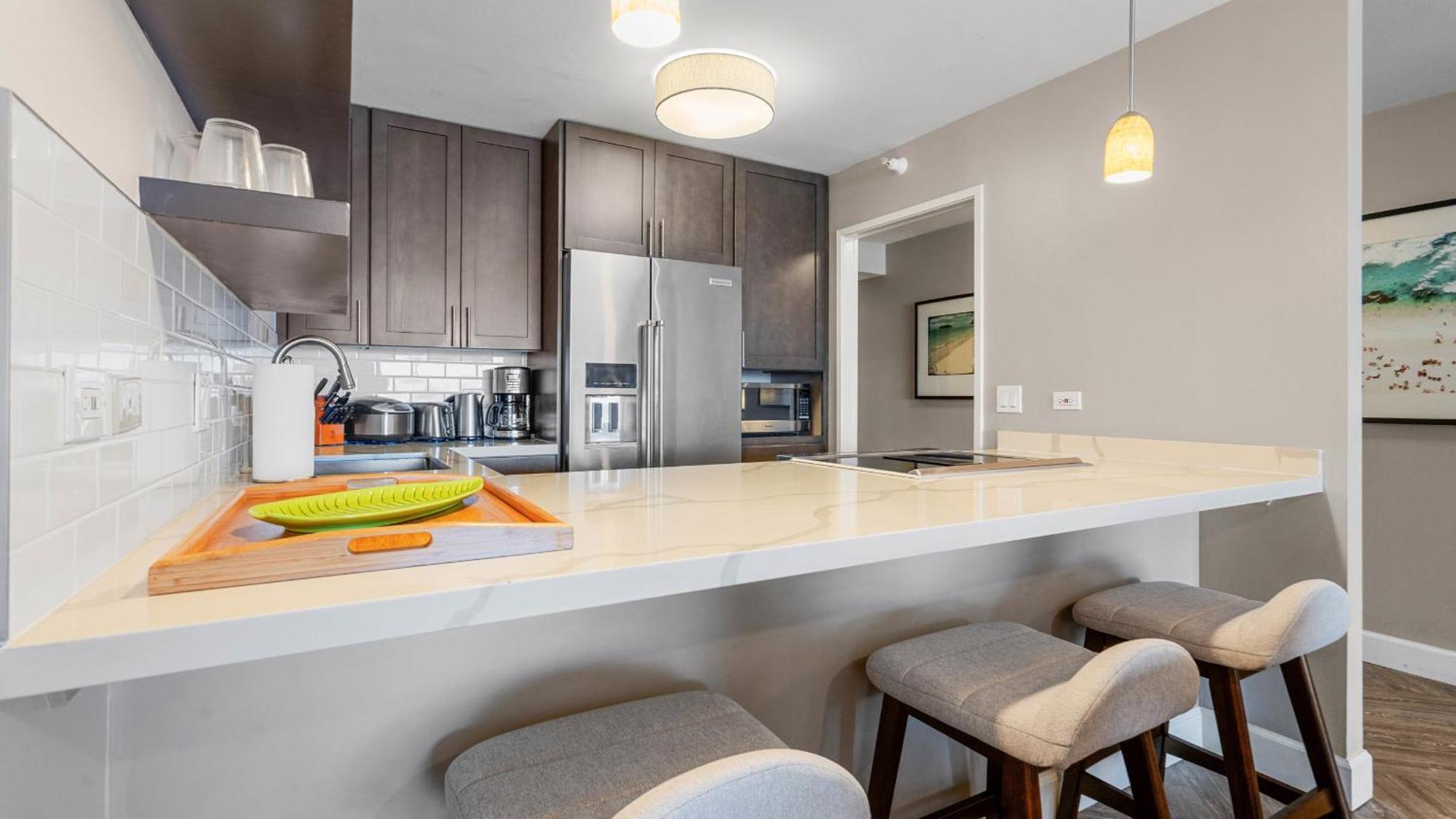 Luxury Oceanfront 2 Bedroom Apartment At Waikiki Beach Tower Хонолулу Екстериор снимка