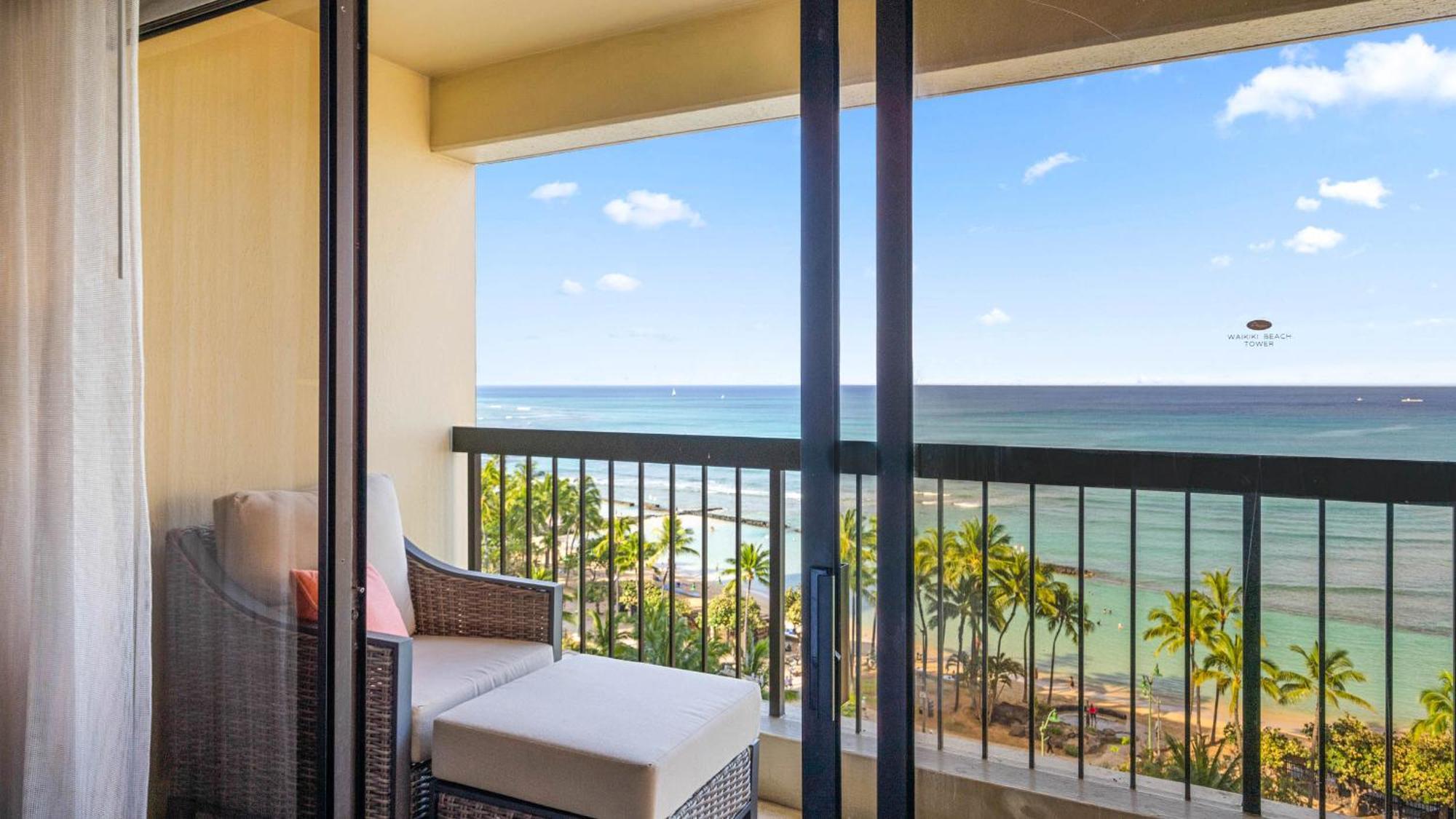 Luxury Oceanfront 2 Bedroom Apartment At Waikiki Beach Tower Хонолулу Екстериор снимка
