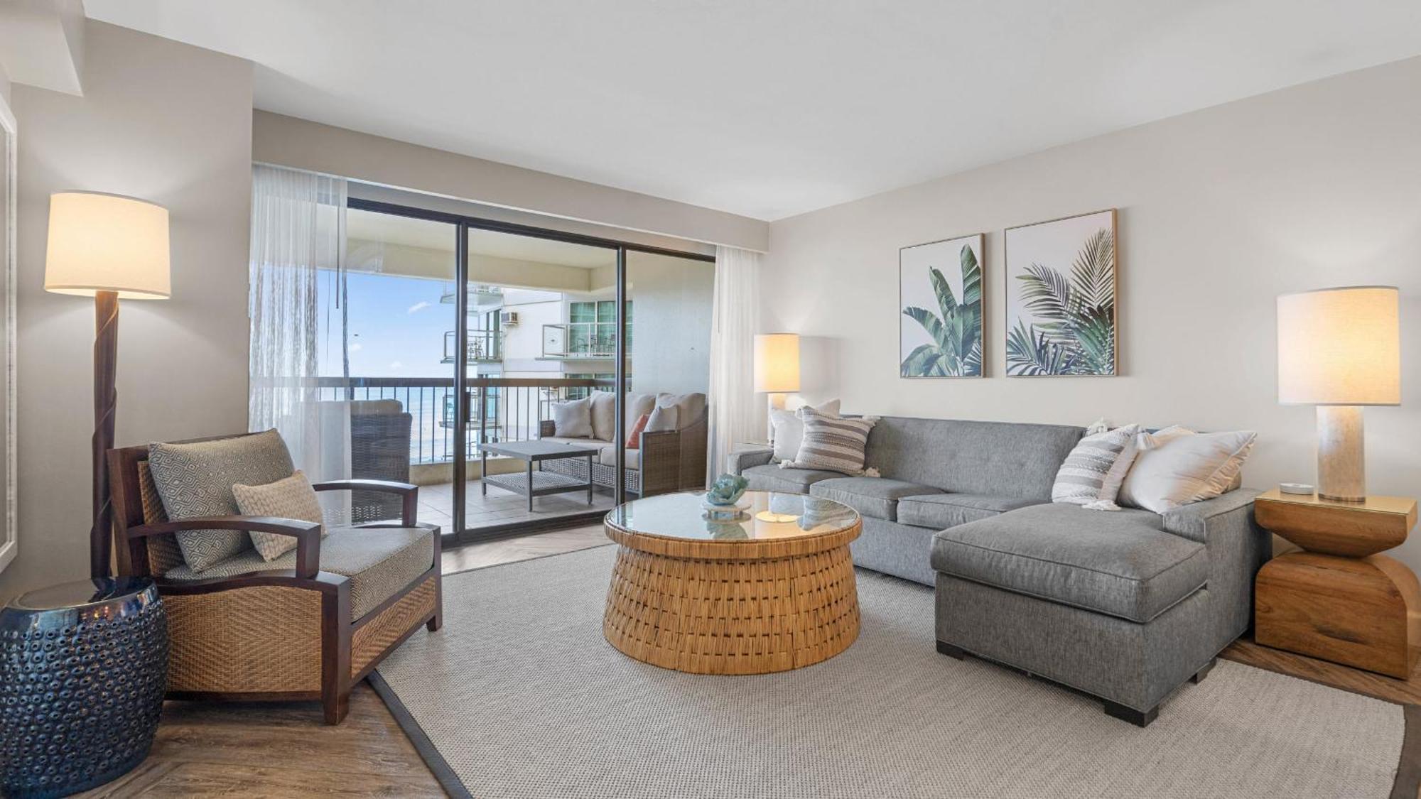 Luxury Oceanfront 2 Bedroom Apartment At Waikiki Beach Tower Хонолулу Екстериор снимка