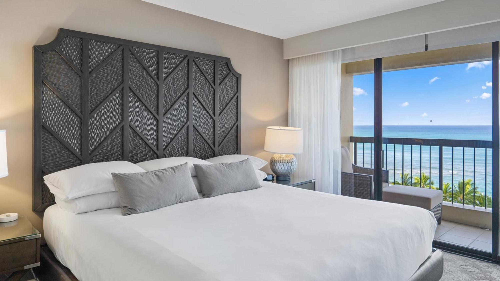 Luxury Oceanfront 2 Bedroom Apartment At Waikiki Beach Tower Хонолулу Екстериор снимка